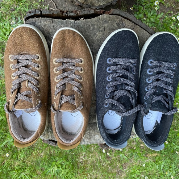 Two Pairs AllBirds Wool Pipers Size 8: One Black and one Brown - Picture 12 of 13